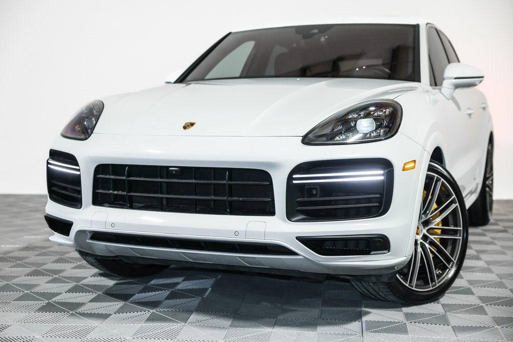 Used 2019 Porsche Cayenne Turbo w/ Sportdesign Package image 17