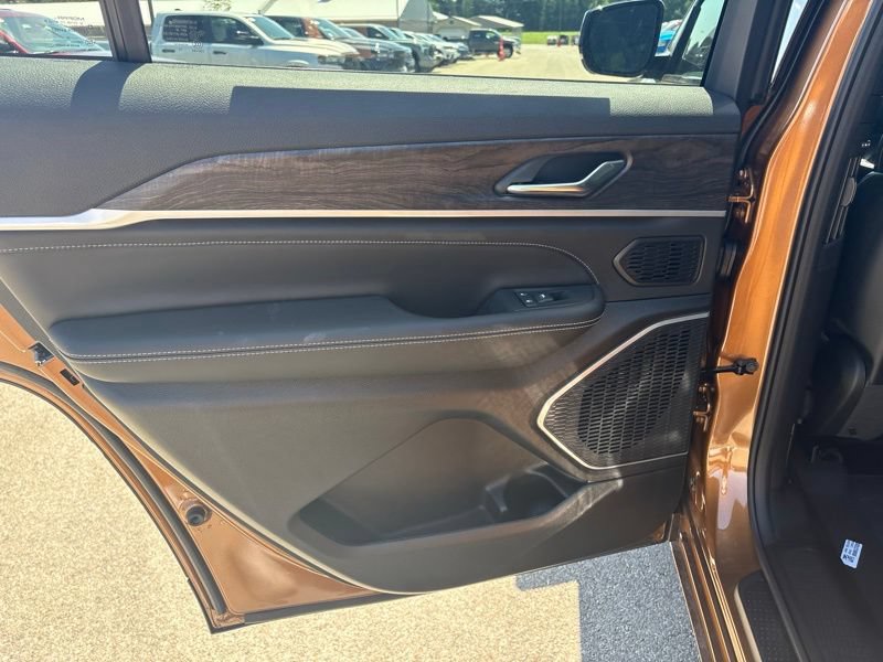 New 2026 Jeep Grand Cherokee L Limited AWD/4WD image 13