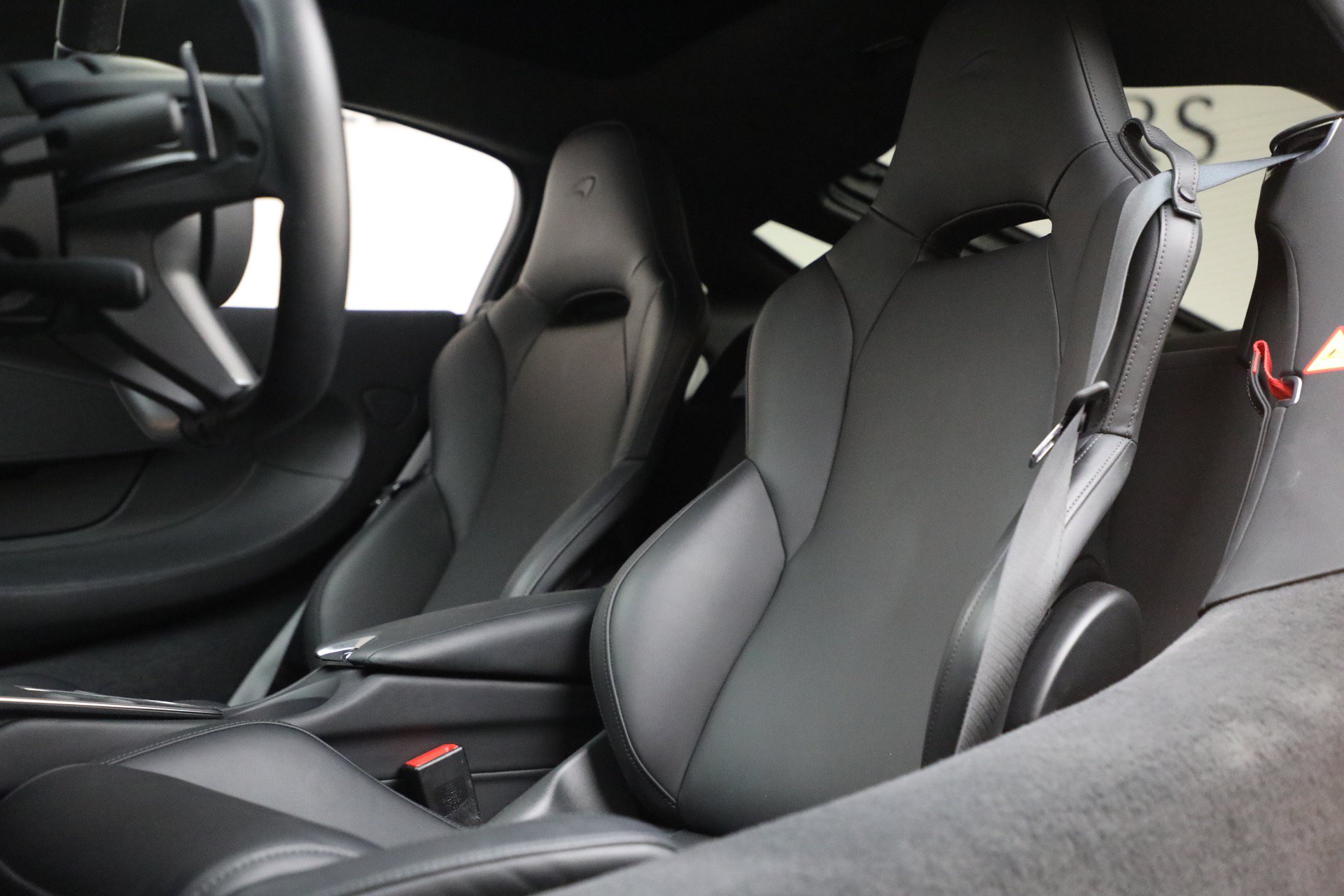 Used 2023 McLaren GT RWD image 16