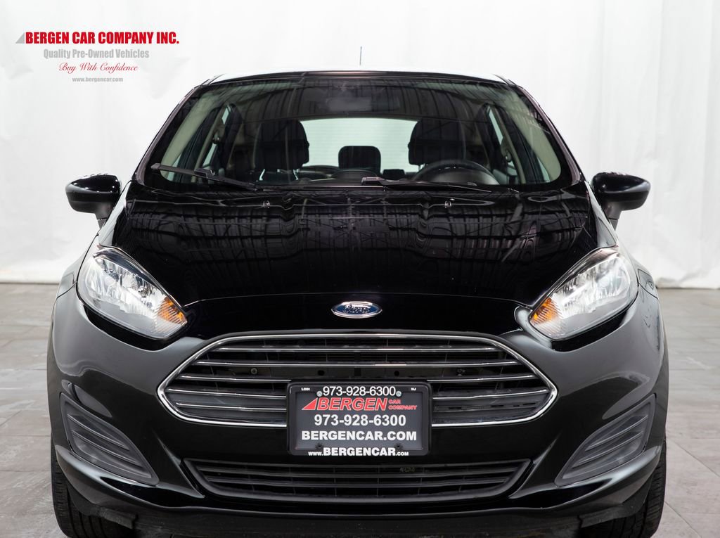Used 2018 Ford Fiesta SE image 2