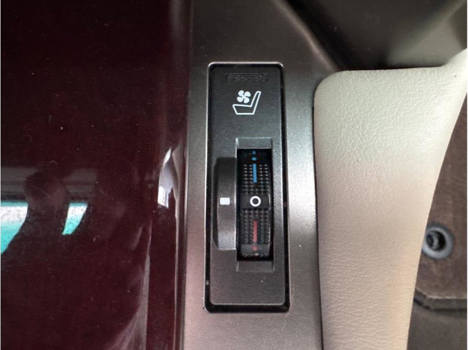 Used 2014 Lexus GX 460 w/ Premium Package AWD/4WD image 24