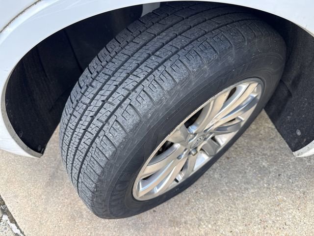 Used 2019 Buick Envision Essence image 25