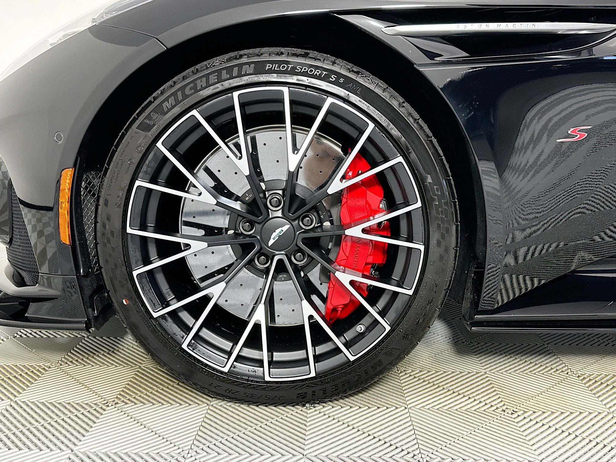New 2026 Aston Martin DB12 Coupe RWD image 9