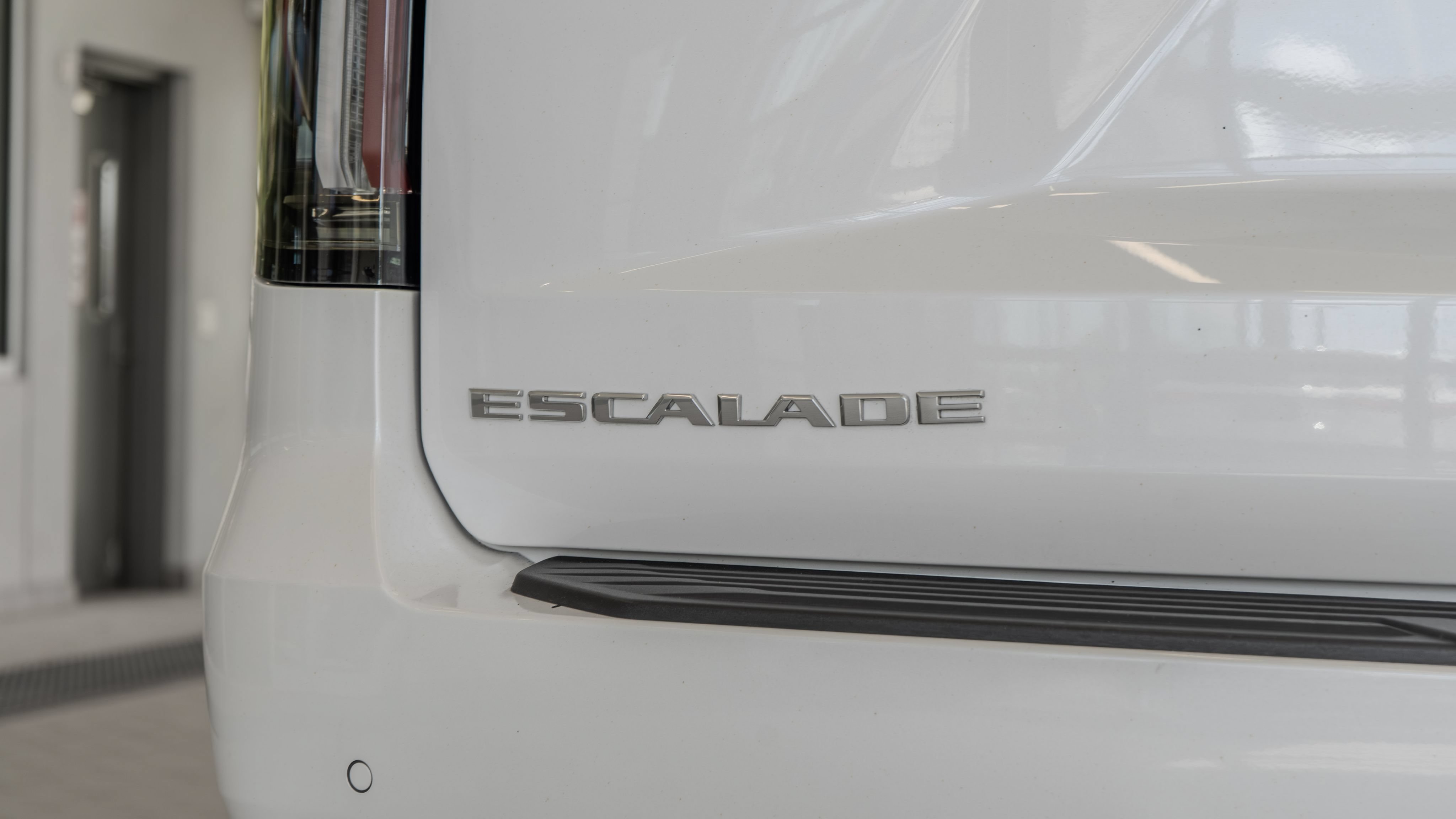 Used 2023 Cadillac Escalade Premium Luxury AWD/4WD image 22