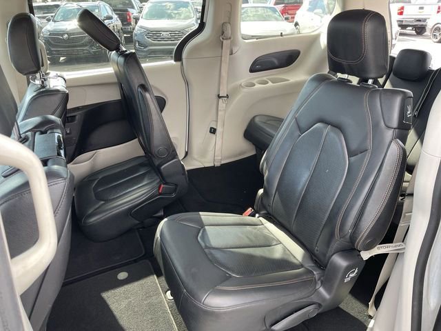 Used 2019 Chrysler Pacifica Touring-L Plus w/ Advanced Safetytec Group image 22
