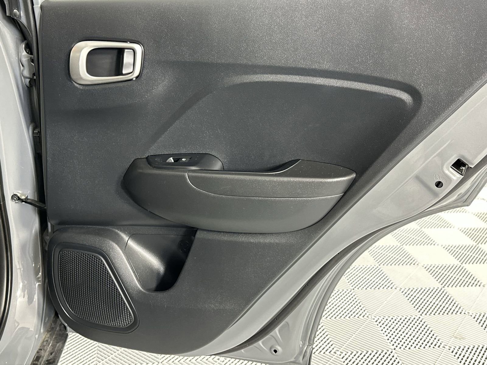 Used 2021 Hyundai Venue SEL w/ Cargo Package image 31