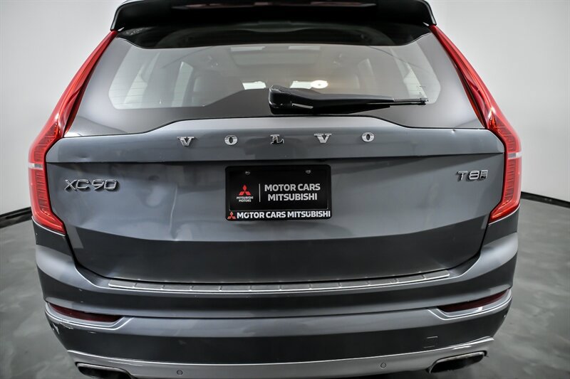 Used 2016 Volvo XC90 T8 Momentum w/ Vision Package AWD/4WD image 9