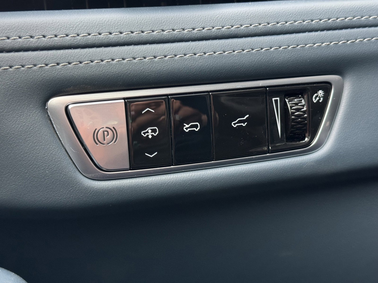 New 2025 Cadillac Escalade IQ Sport 2 image 30