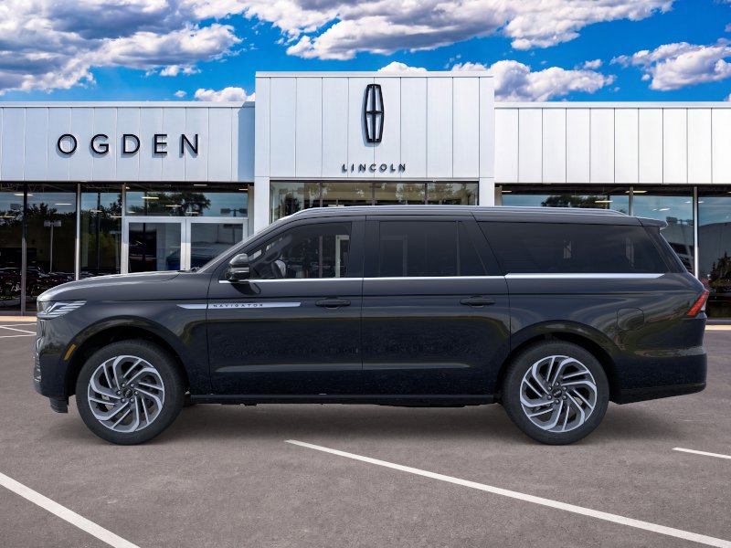 New 2026 Lincoln Navigator L Reserve AWD/4WD image 3
