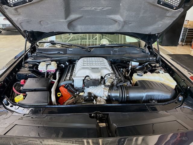 Used 2015 Dodge Challenger SRT Hellcat RWD image 31