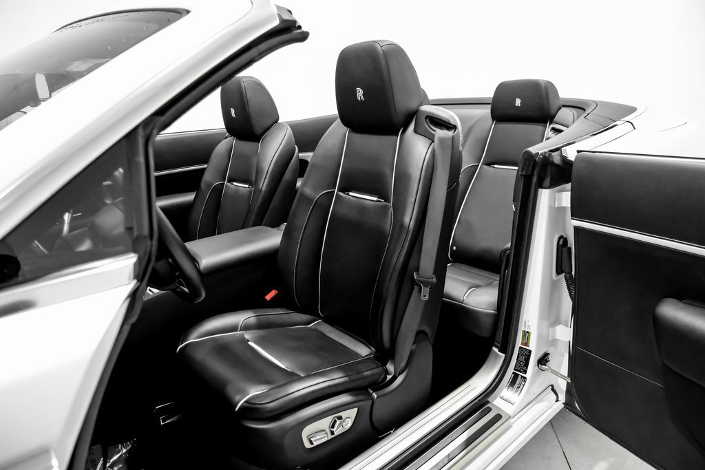 Used 2018 Rolls-Royce Dawn image 35