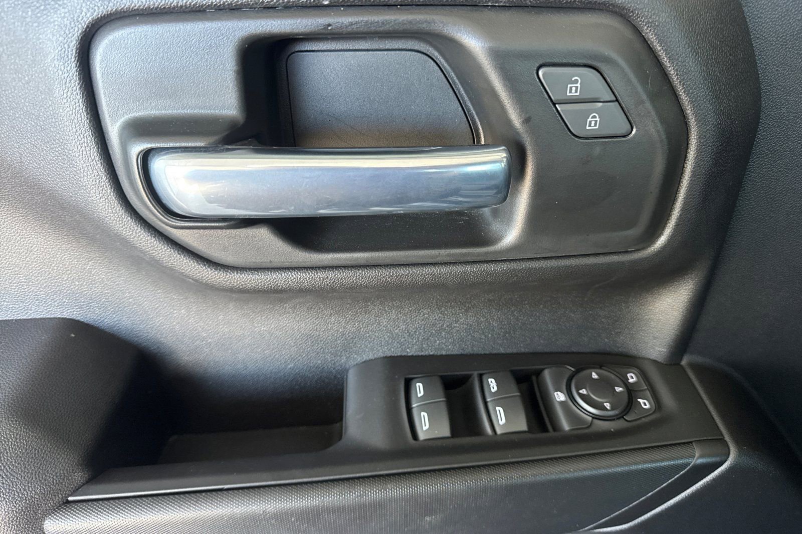 Used 2025 Chevrolet Silverado 1500 W/T w/ WT Value Package image 14