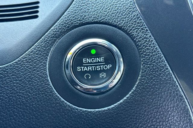 Certified 2018 Ford Explorer XLT w/ Equipment Group 202A image 25