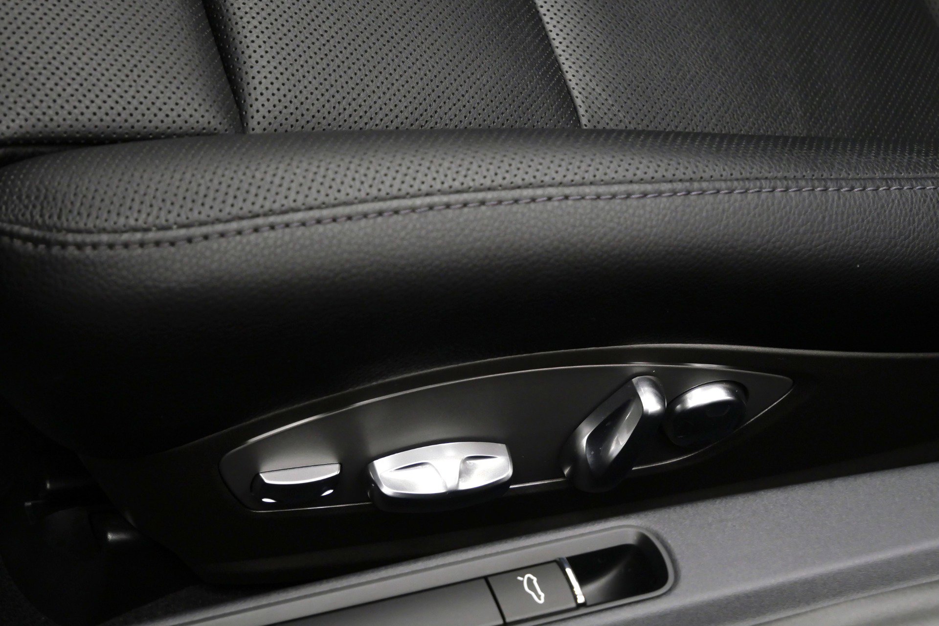 Used 2024 Porsche 718 Boxster S RWD image 29