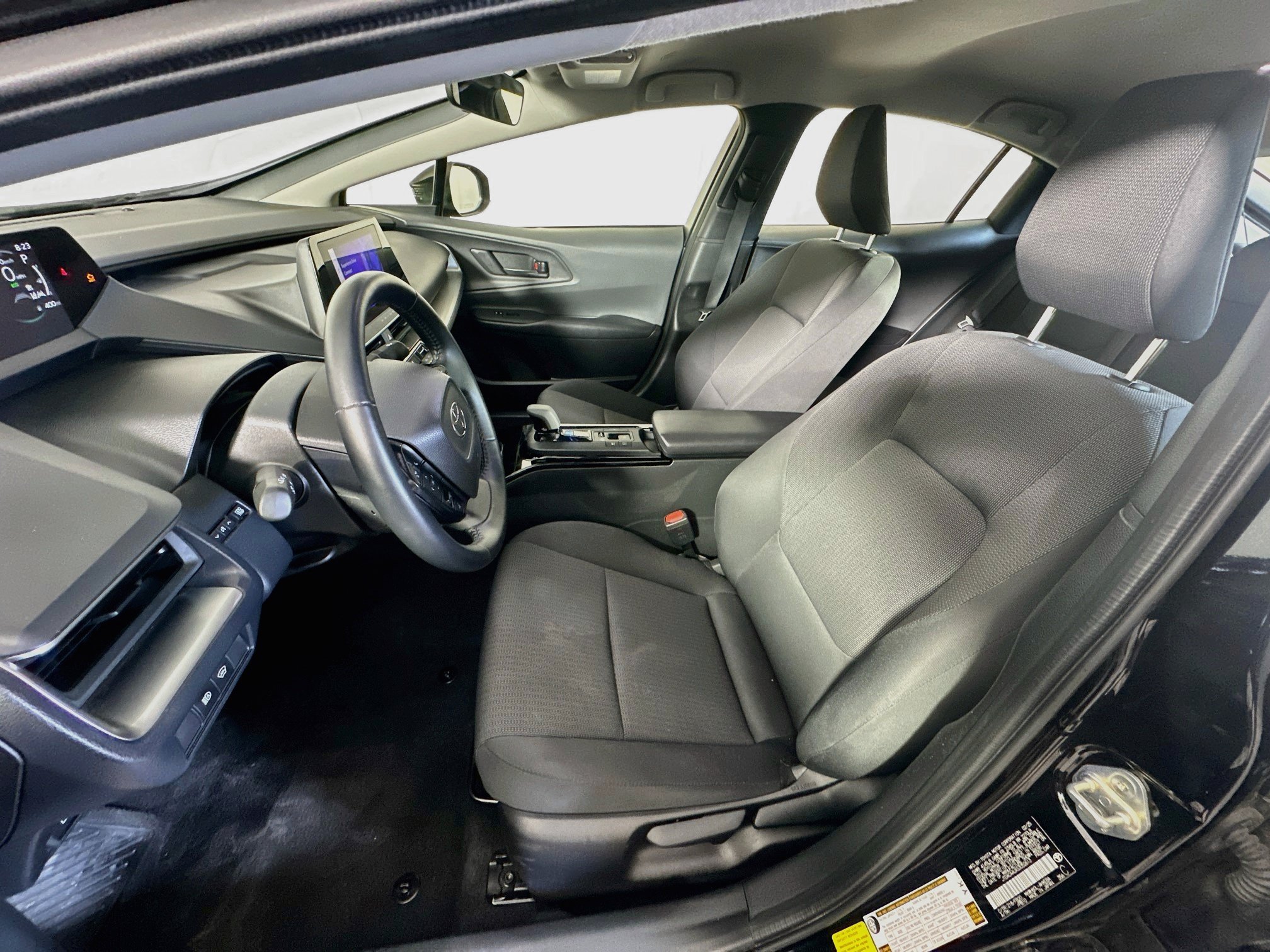 Used 2025 Toyota Prius LE FWD image 13