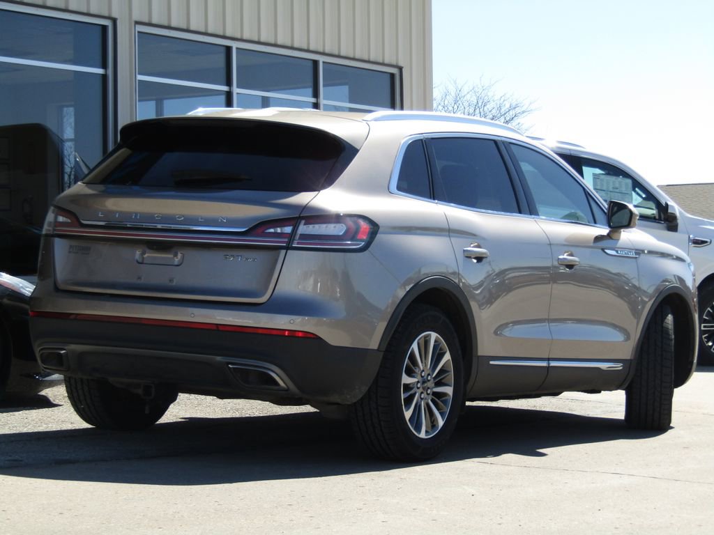Used 2019 Lincoln Nautilus Select image 3