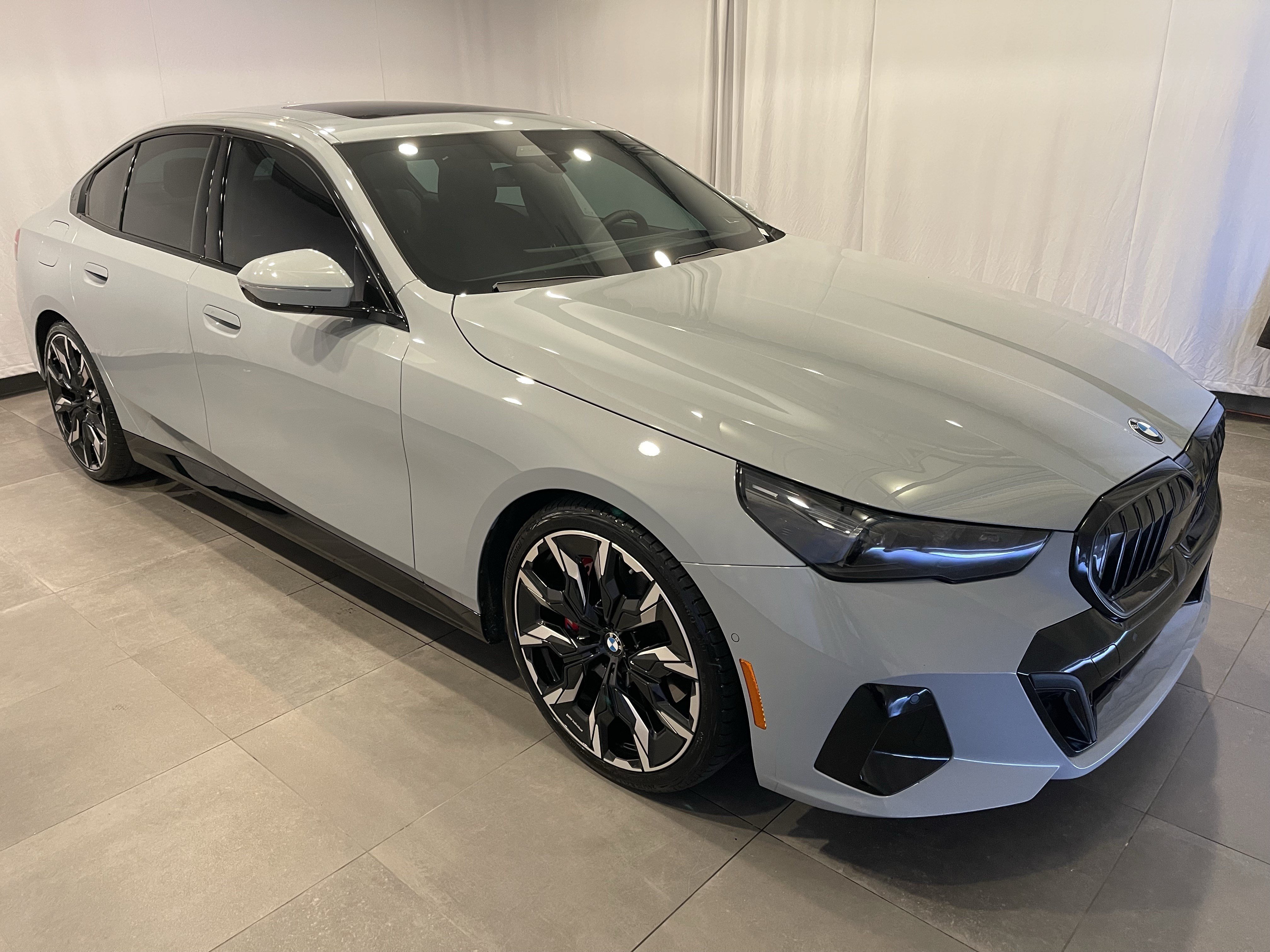 Certified 2024 BMW 540i xDrive w/ Premium Package AWD/4WD image 3