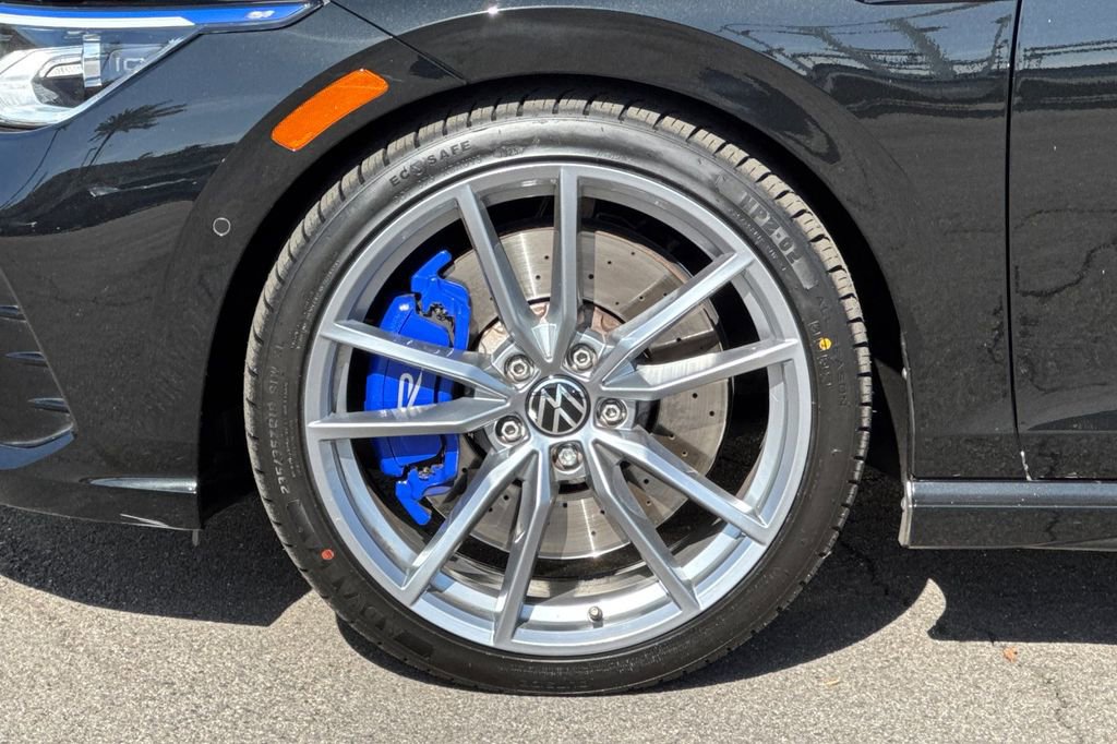 Used 2024 Volkswagen Golf R image 34