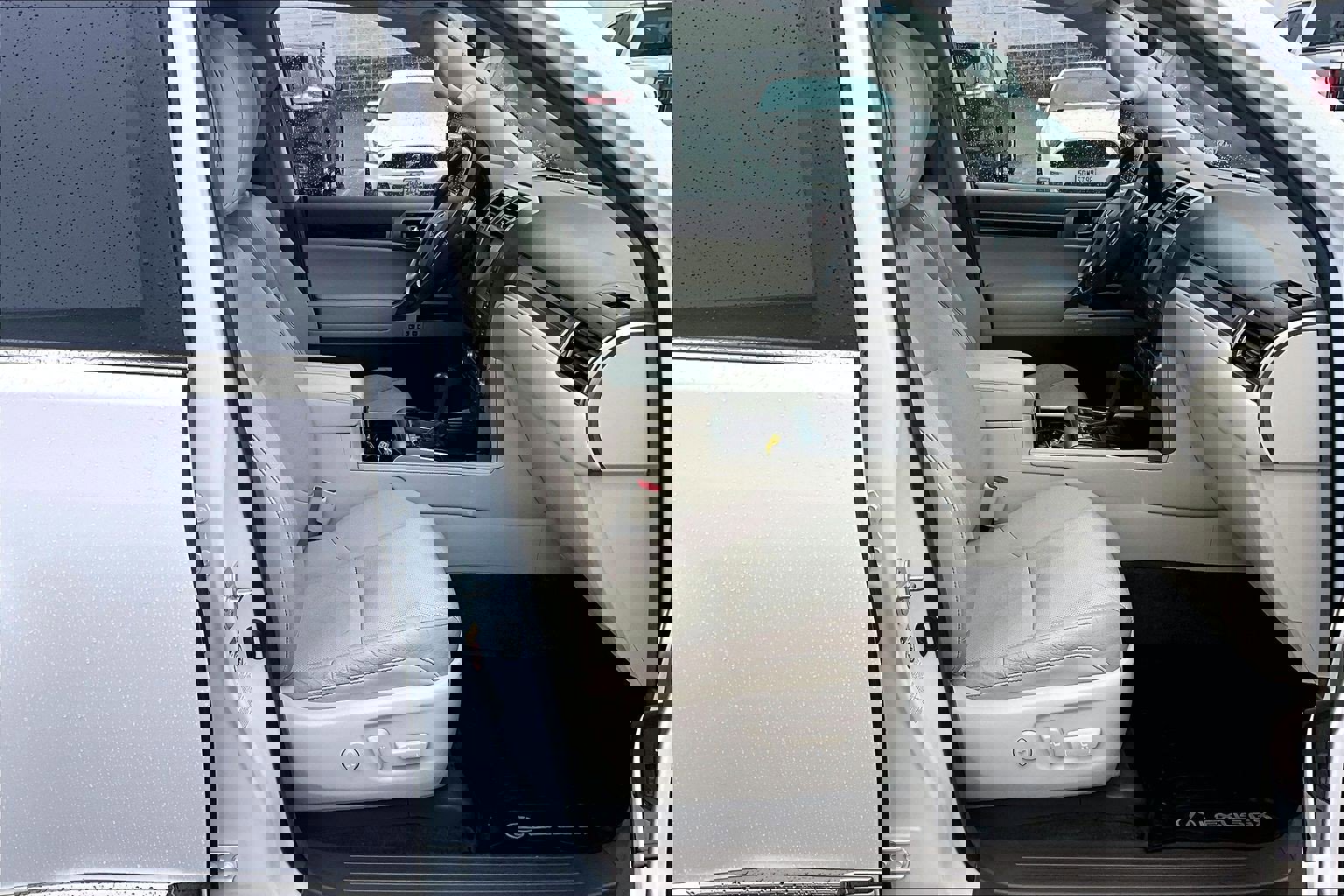 Used 2019 Lexus GX 460 Premium w/ Premium Package image 7