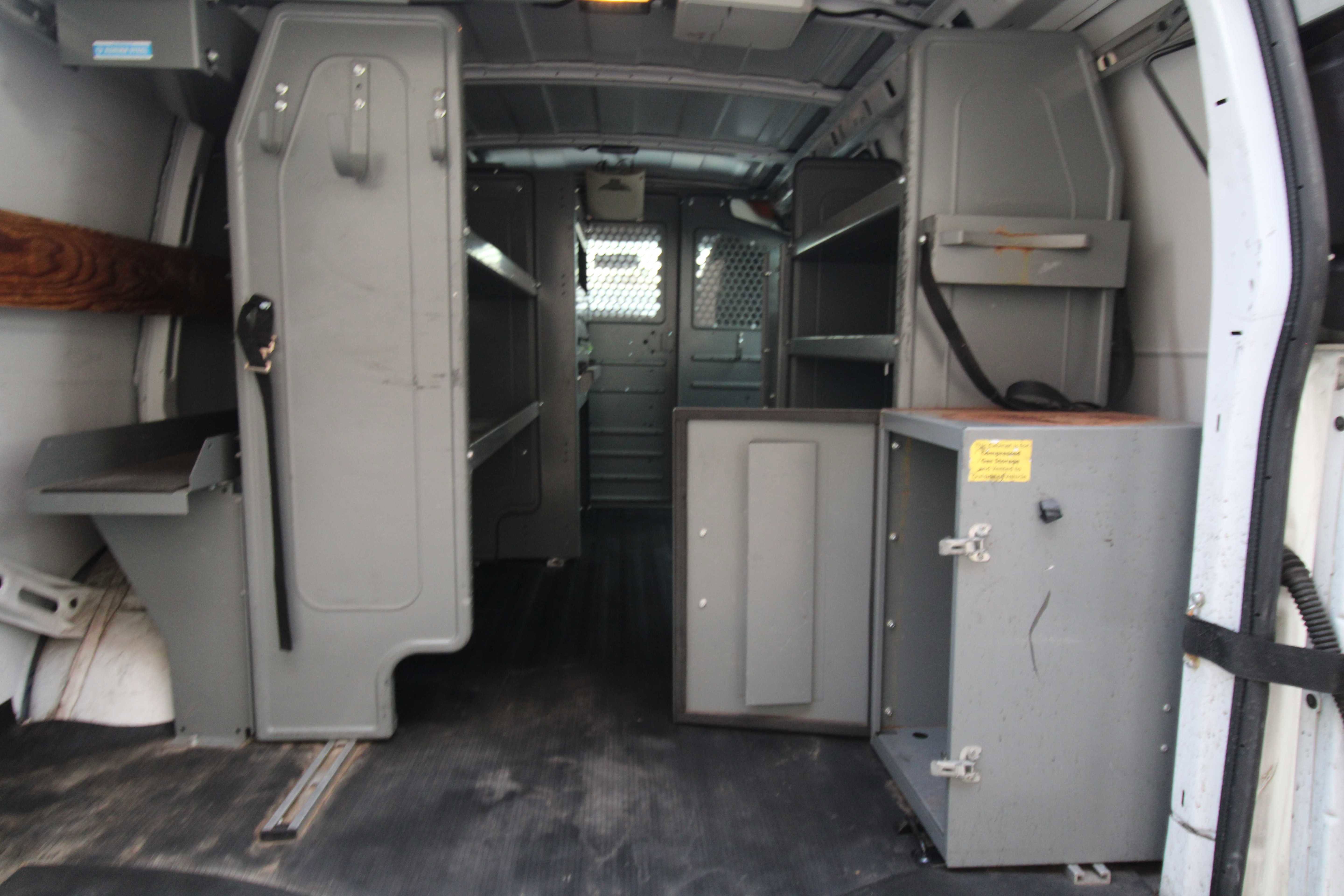 Used 2014 Chevrolet Express 2500 image 11