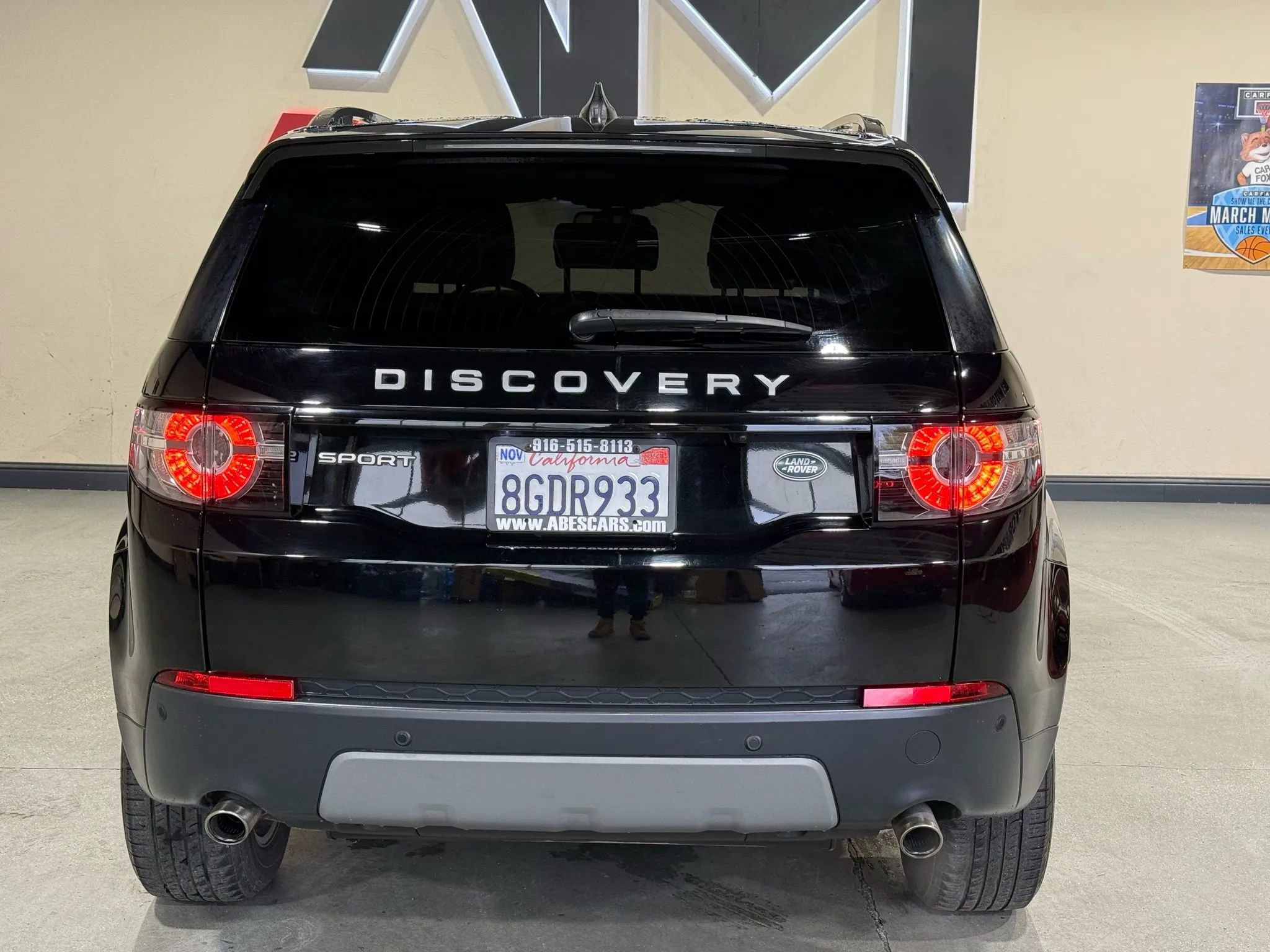 Used 2019 Land Rover Discovery Sport SE image 8