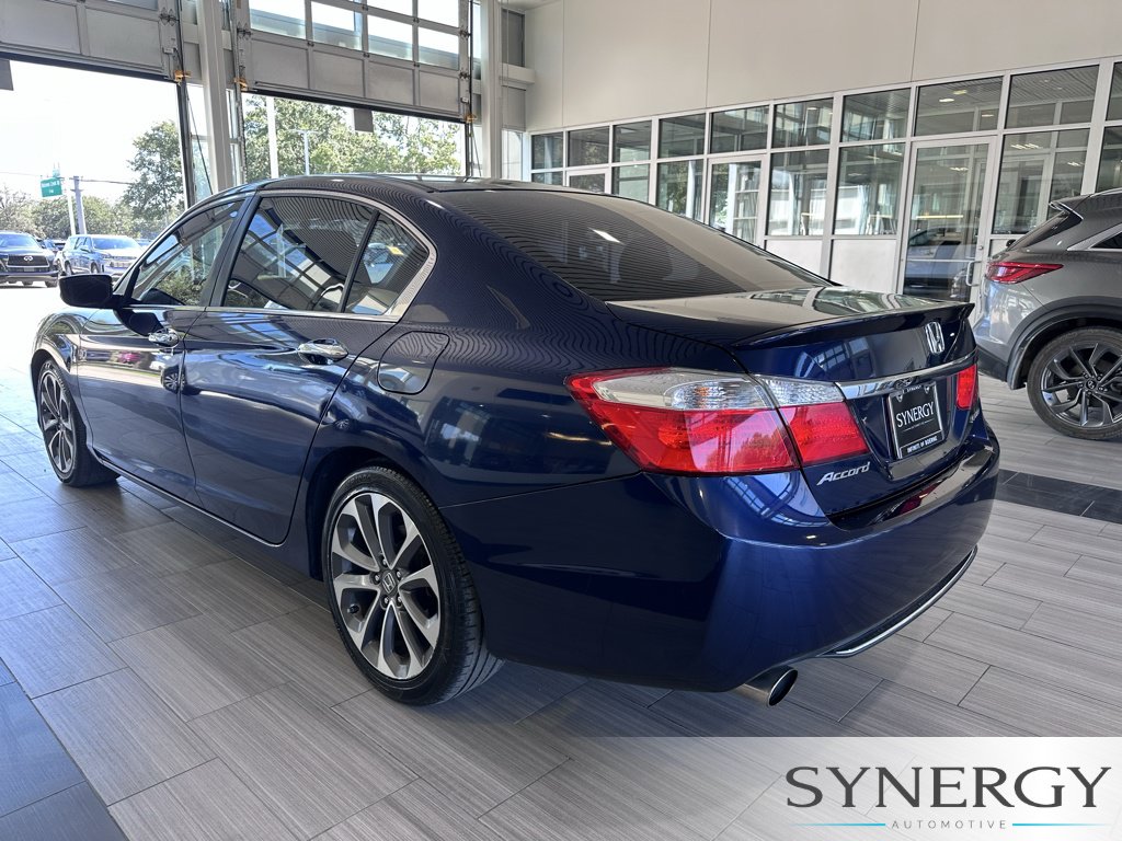 Used 2015 Honda Accord Sport image 10