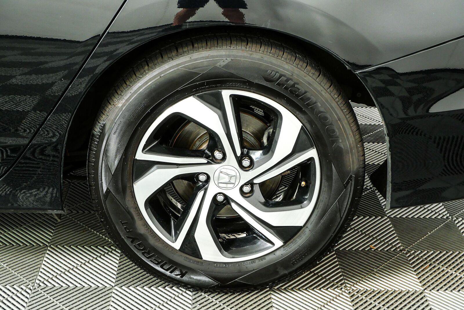 Used 2016 Honda Accord LX image 32