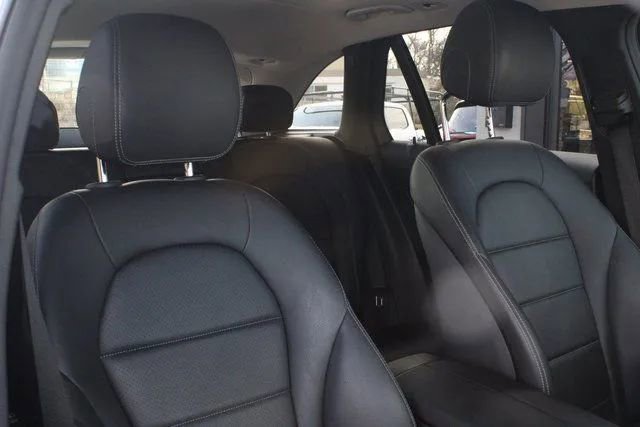 Used 2021 Mercedes-Benz GLC 300 4MATIC image 45