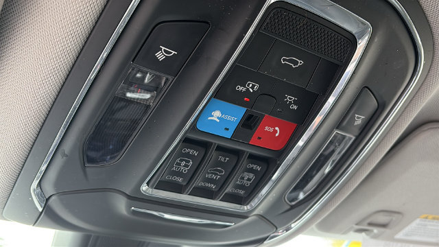 Used 2023 Jeep Grand Cherokee Limited w/ Black Appearance Package AWD/4WD image 21