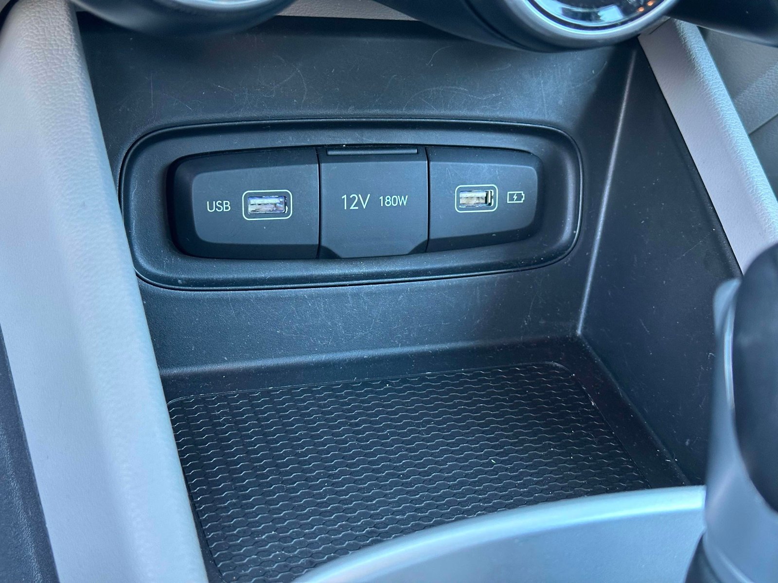 Used 2022 Hyundai Venue SEL w/ Cargo Package image 29