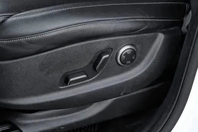 Used 2024 Genesis GV80 2.5T image 41