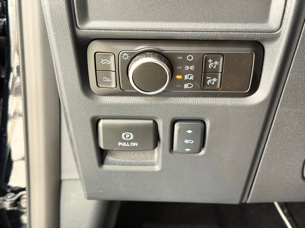 New 2025 Ford F150 Lightning Platinum AWD/4WD image 32