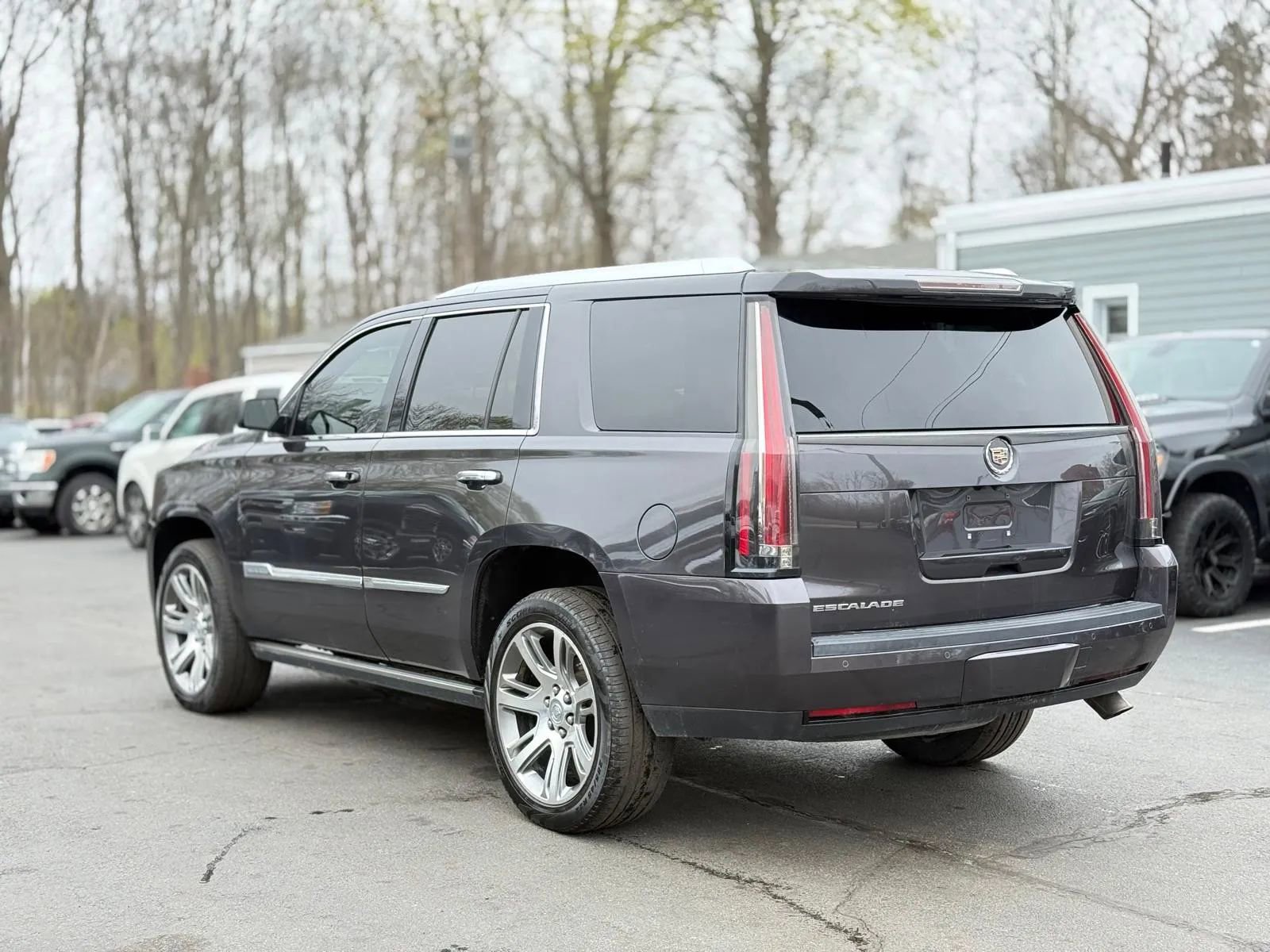 Used 2015 Cadillac Escalade Premium AWD/4WD image 6
