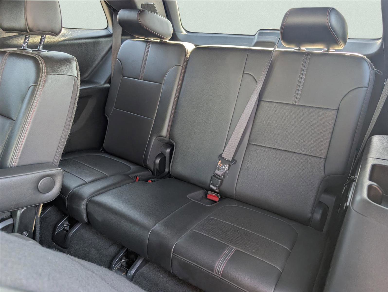 Used 2023 Chevrolet Traverse RS image 34