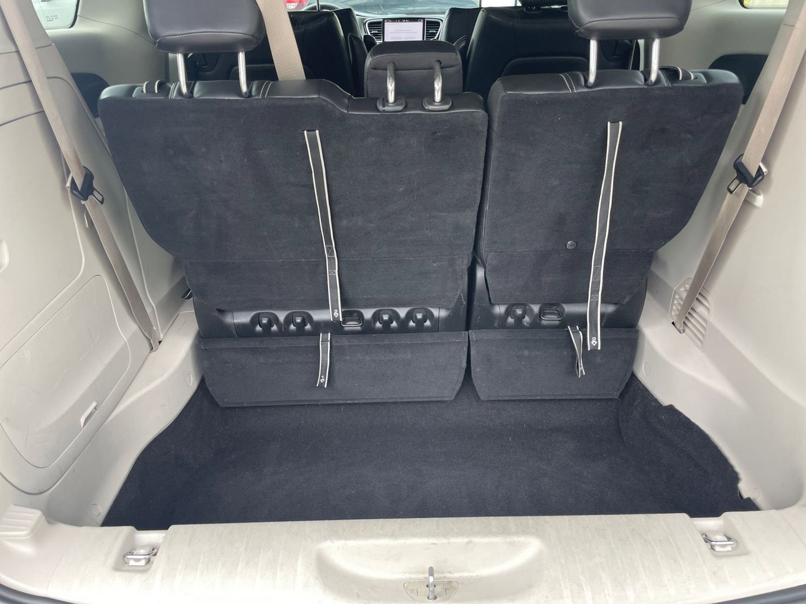 Used 2023 Chrysler Pacifica Touring-L image 31