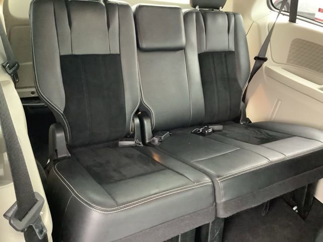 Used 2018 Dodge Grand Caravan SXT FWD image 12