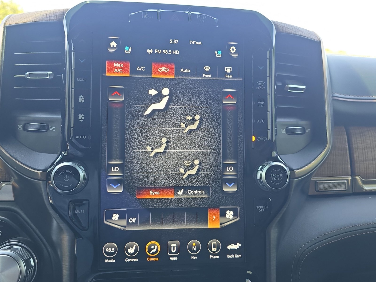 Used 2019 RAM 1500 Limited AWD/4WD image 18