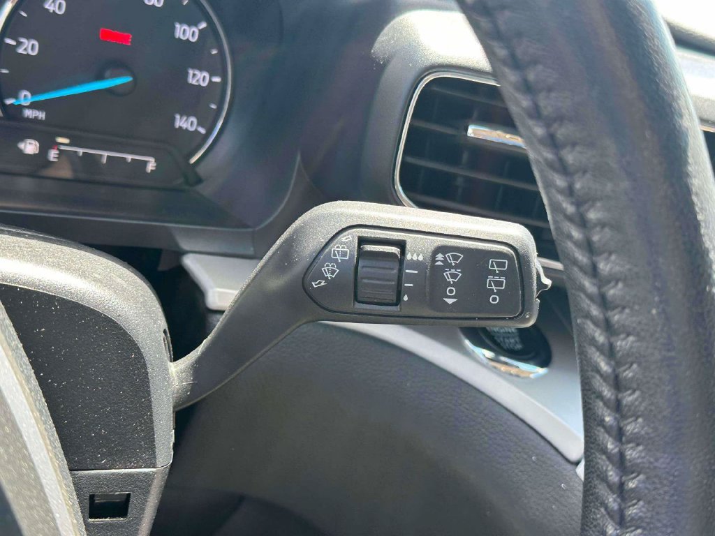 Used 2022 Ford Explorer XLT w/ Equipment Group 202A AWD/4WD image 26