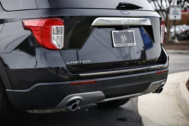 Used 2022 Ford Explorer Limited w/ Equipment Group 301A image 8