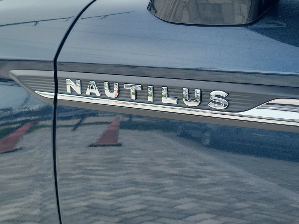 Used 2022 Lincoln Nautilus Reserve FWD image 10
