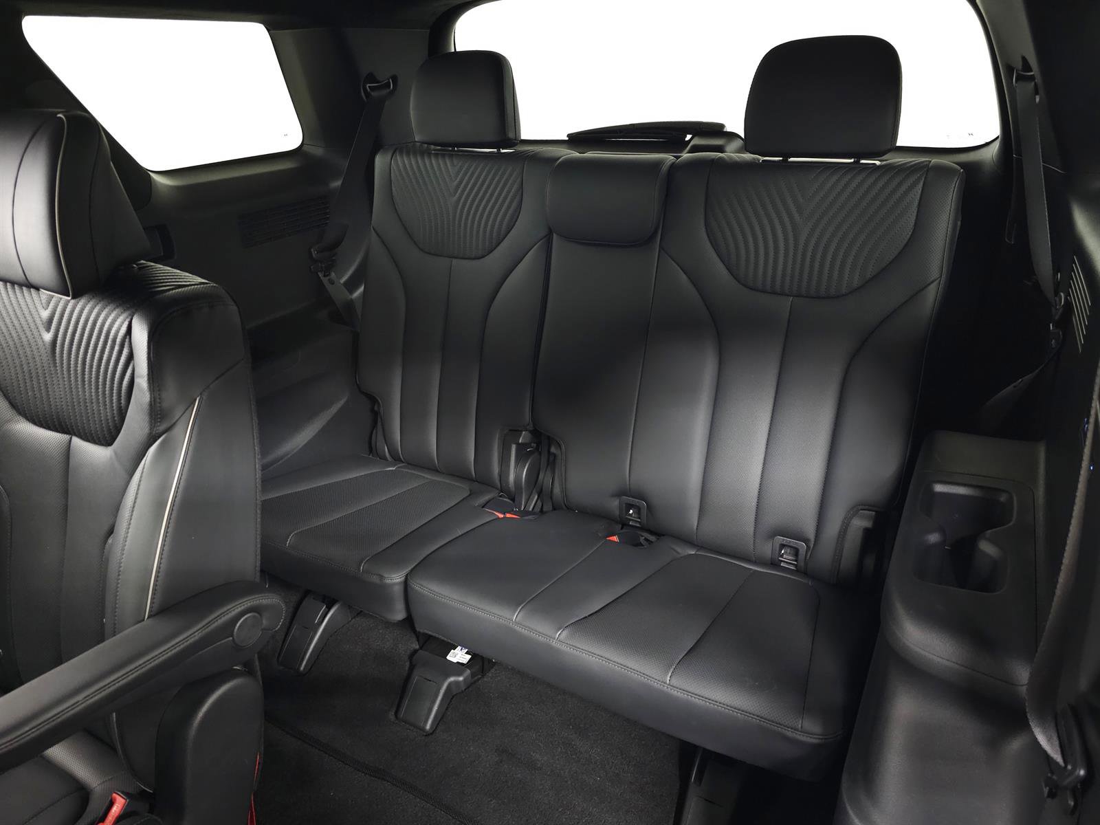 Used 2024 Hyundai Palisade Calligraphy image 43