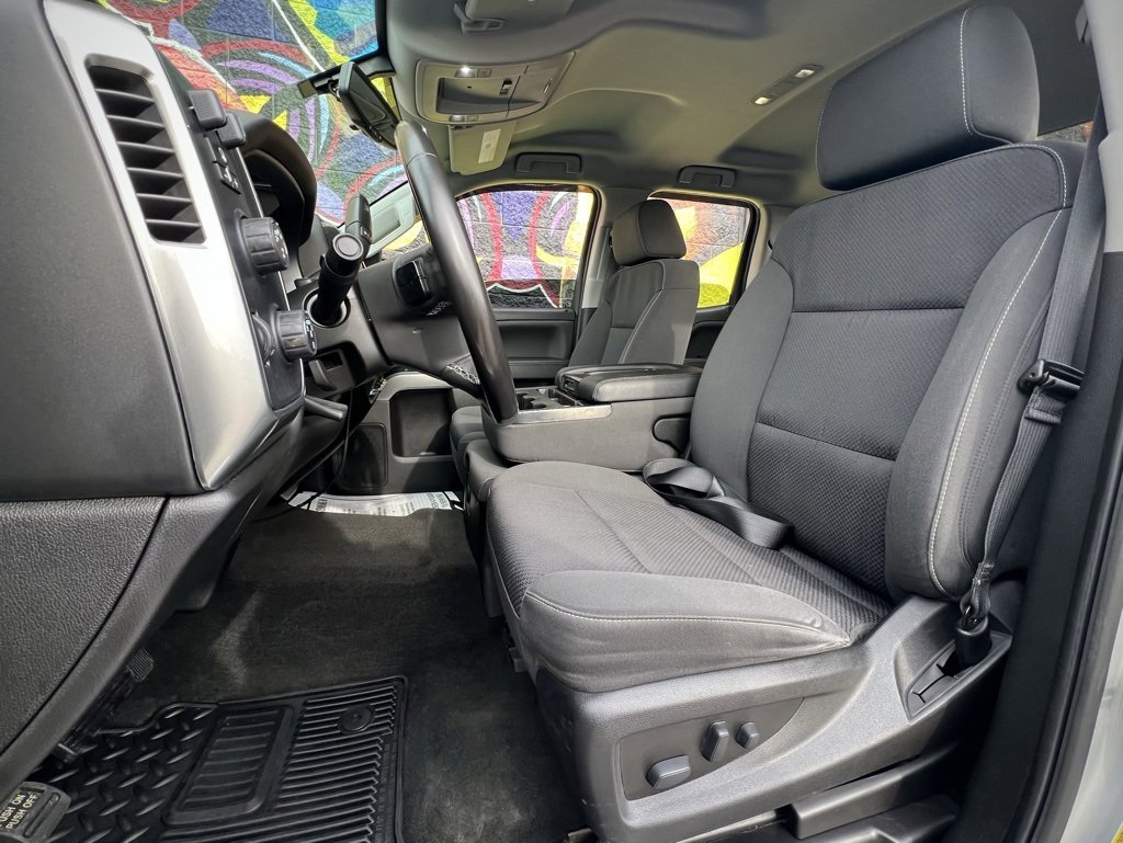 Used 2018 Chevrolet Silverado 1500 LT w/ All Star Edition image 19