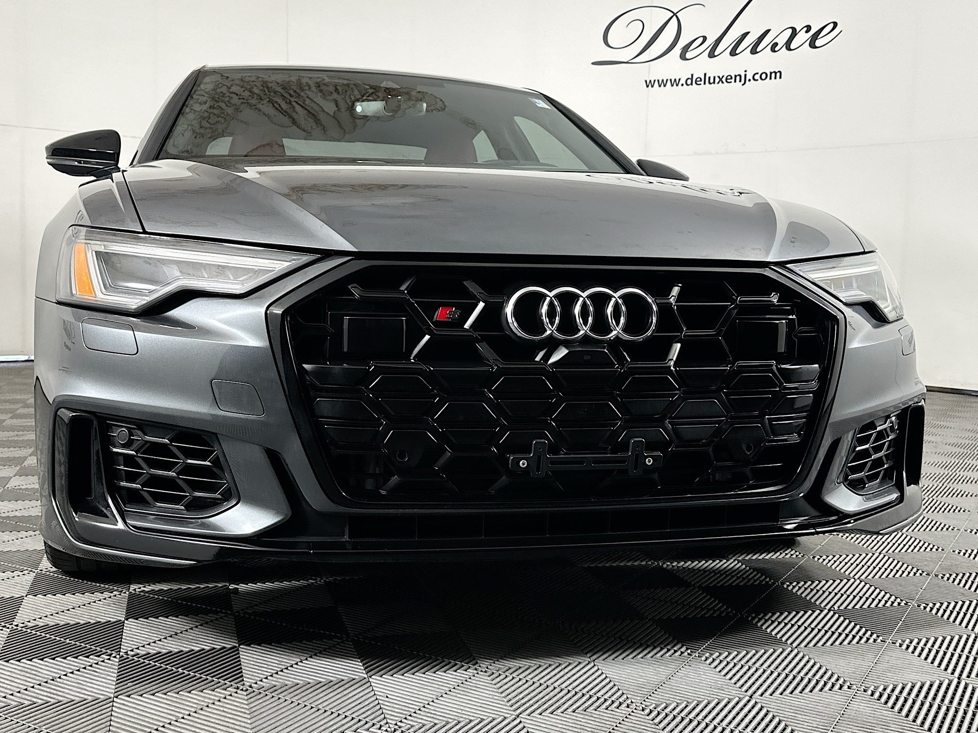 Used 2025 Audi S6 Premium Plus w/ Premium Plus Package AWD/4WD image 32