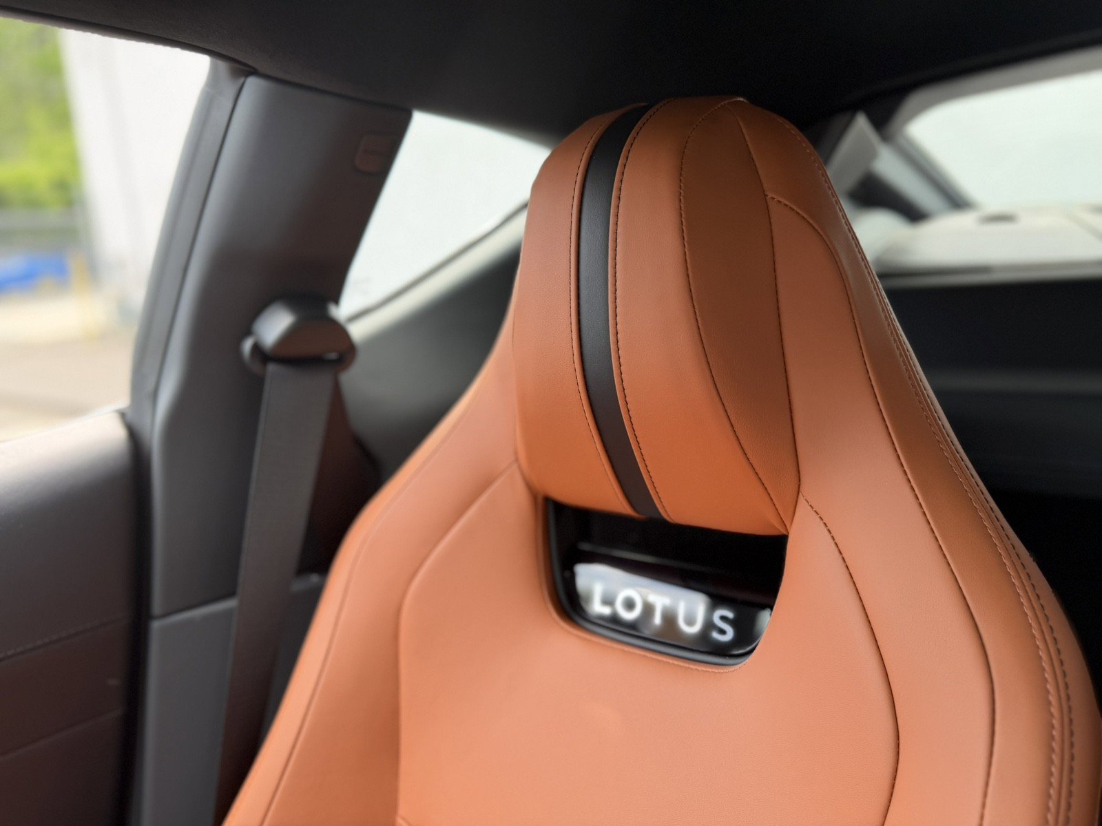 Used 2025 Lotus Emira RWD image 23