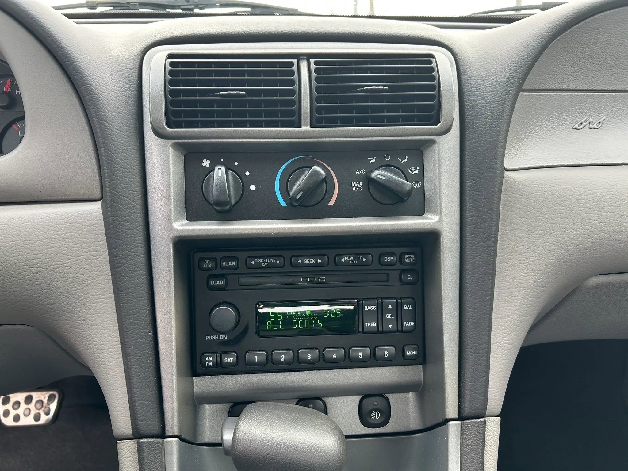 Used 2004 Ford Mustang GT Premium RWD image 16