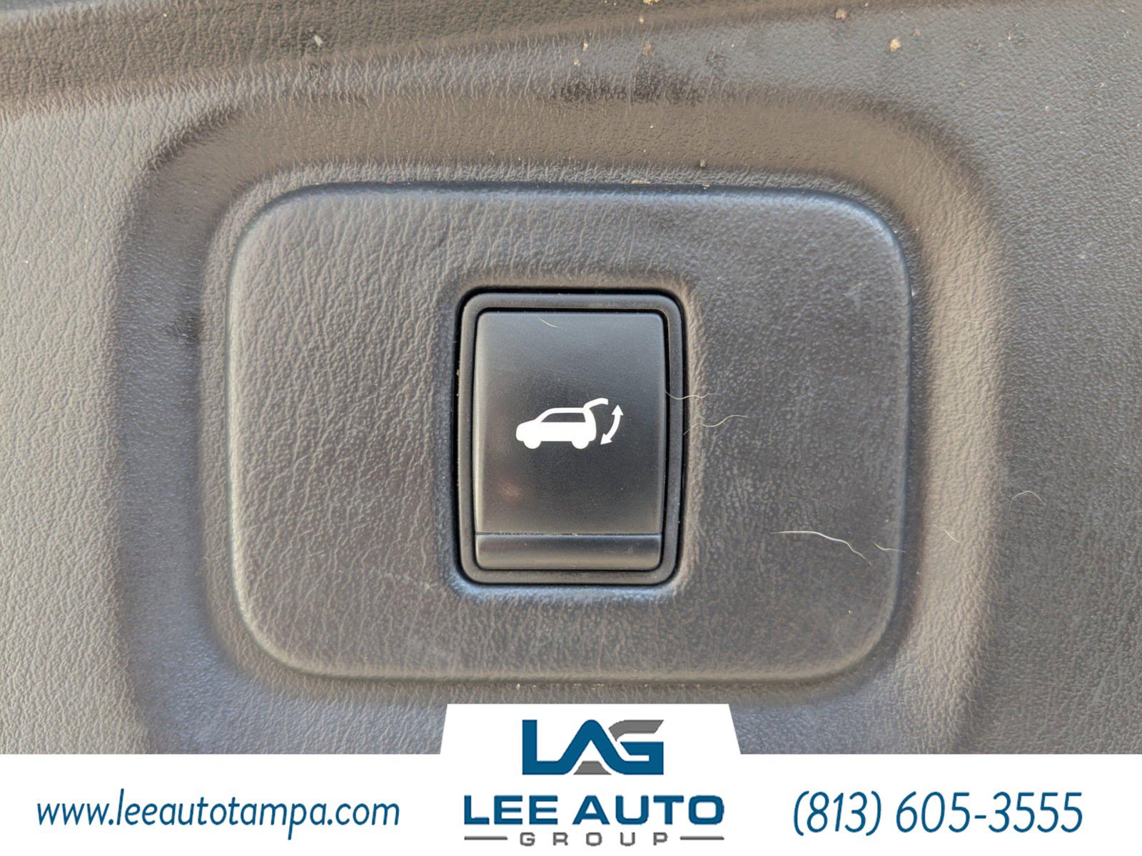 Used 2015 Nissan Pathfinder Platinum w/ Family Entertainment Package image 13