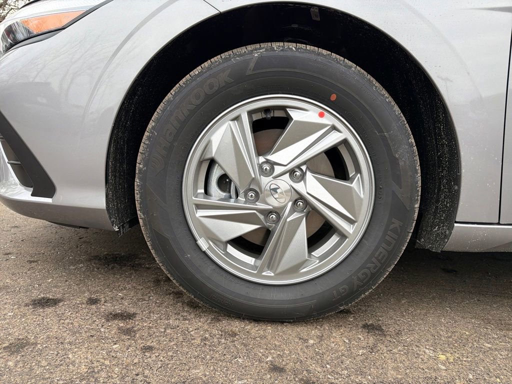 Used 2026 Hyundai Elantra SE w/ Cargo Package image 27