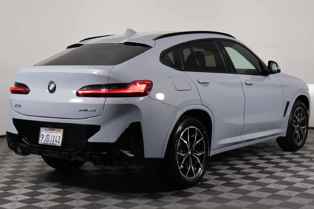 Certified 2024 BMW X4 xDrive30i w/ Premium Package AWD/4WD image 4