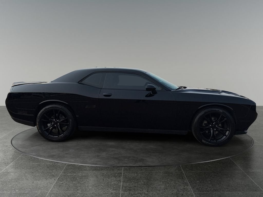 Used 2016 Dodge Challenger SXT w/ Blacktop Package RWD image 10