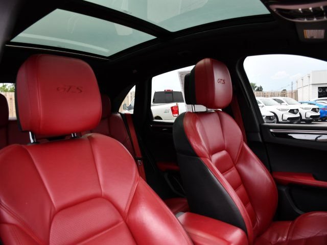 Used 2017 Porsche Macan GTS AWD/4WD image 30